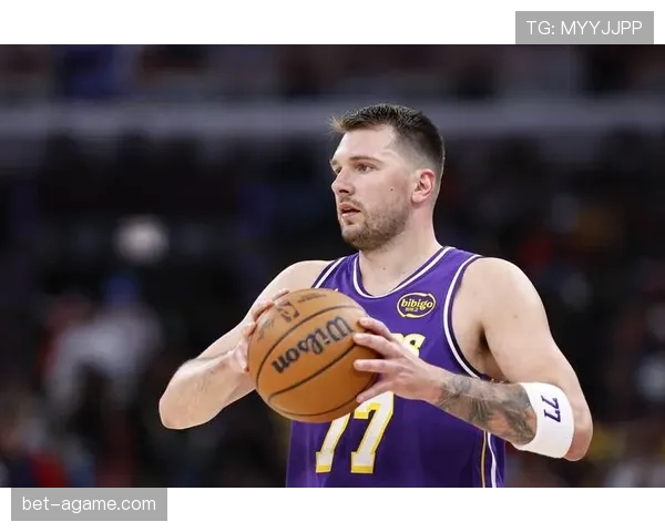 东契奇通过挡拆制造错位其传控效率远超联盟同类持球核心