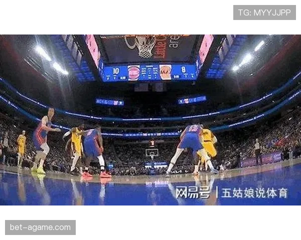 篮球比赛中篮下干扰球的规则定义及判定标准解读